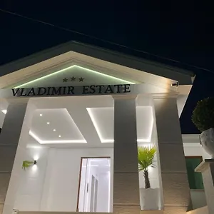 κάντε κράτηση εδώ